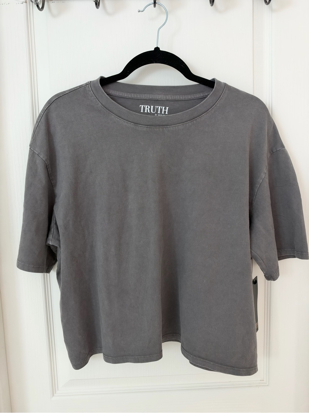 Women’s TRUTH by Republic Relaxed Boxy Crew Tee in Charcoal Gray- Size L- NWT